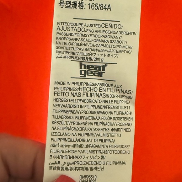 Under Armour HeatGear Neon Orange/Red Hooded Running Jacket - Picture 5 of 6